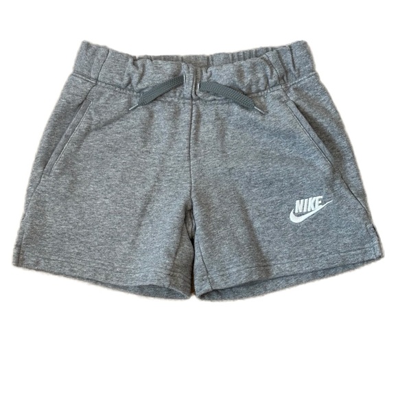 Nike Big Girls Sportswear Club French Terry Shorts Medium Embroidered Logo - Picture 1 of 9